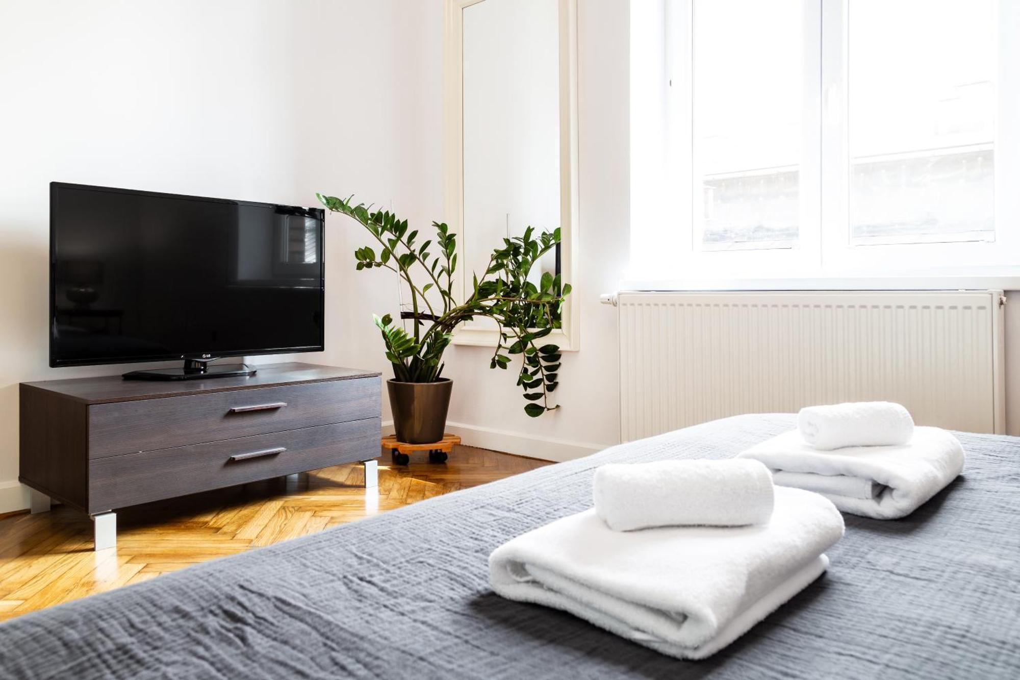 Househost Apartment: Jozefa 2/10 Краків Екстер'єр фото